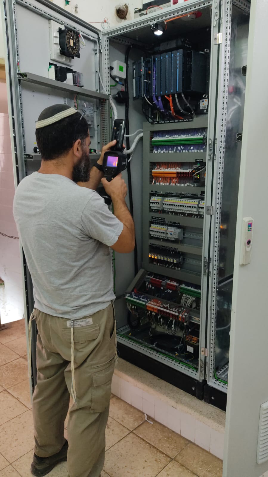 פרויקט שדרוג לוח חשמל ומערכת פו''ב מכון ביוב כרמל פרויקט שדרוג לוח חשמל ומערכת פו"ב מכון ביוב כרמל